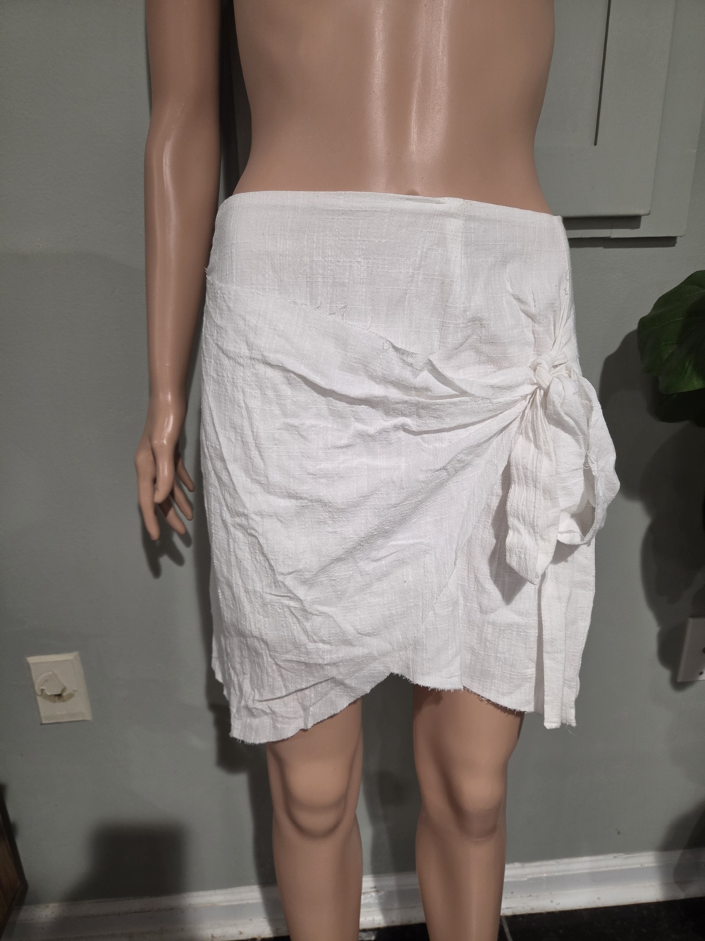 Showpo Not Happening 100% Cotton White Tie Front Mini Skirt NWT Size 6 - Picture 5 of 16